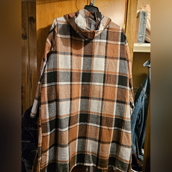 Lightweight flannel jacket - Picture 2 of 4